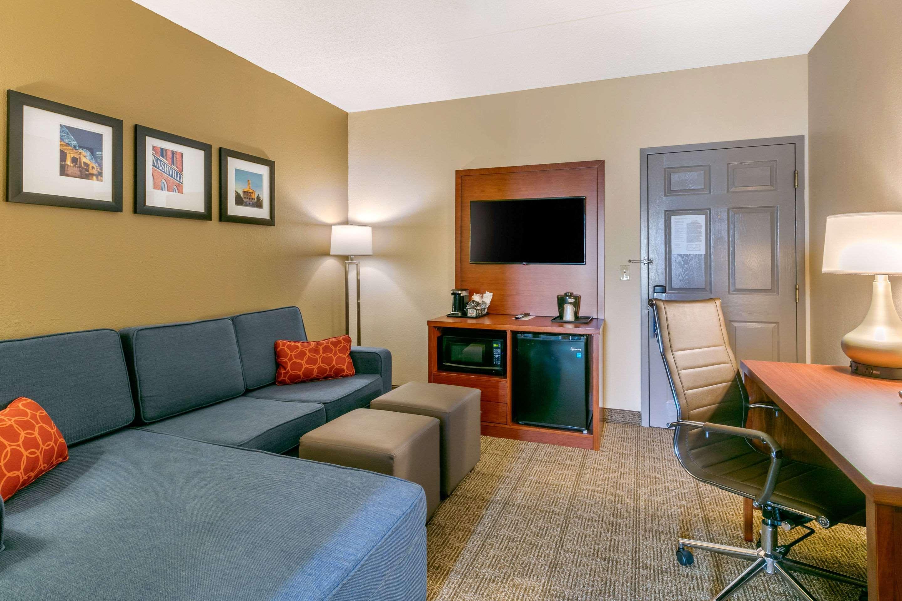 Comfort Inn & Suites Nashville Franklin Cool Springs Exterior photo